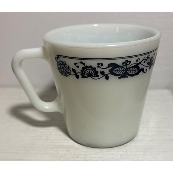 Vintage Pyrex Coffee Cup Old Town Blue Onion Milk Glass Mug #1410 - Picture 3 of 8